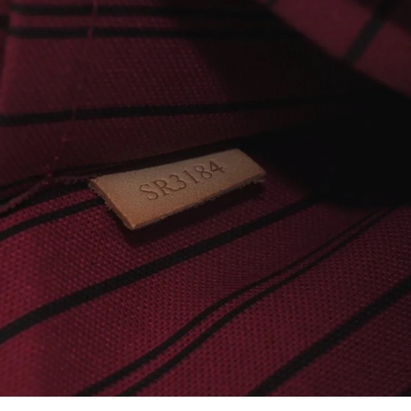 SOLD. Louis Vuitton Monogram neverfull pouch - Picture 8 of 10